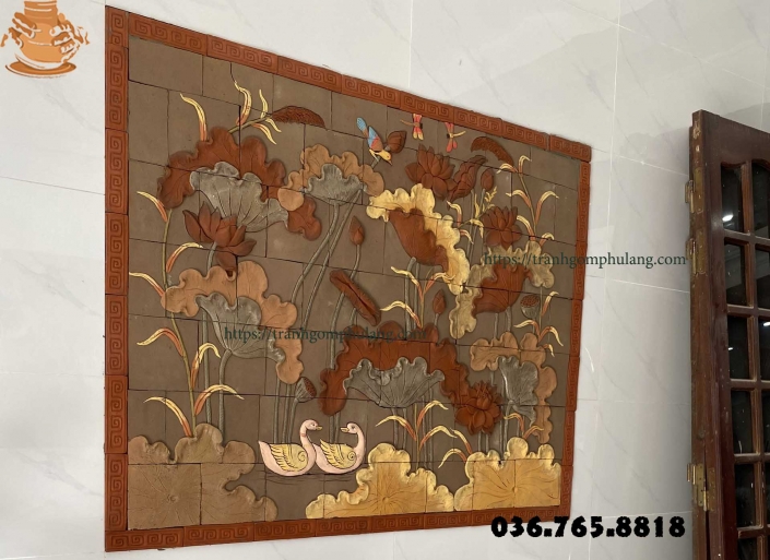 Tranh gốm hoa sen
